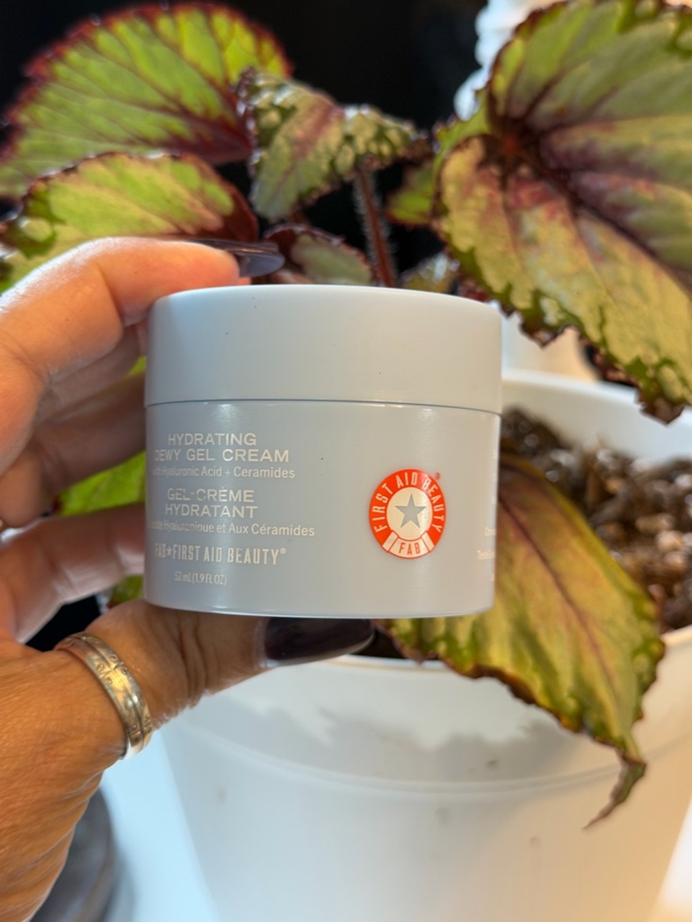 FIRST AID BEAUTY Hydrating Dewy Gel Cream